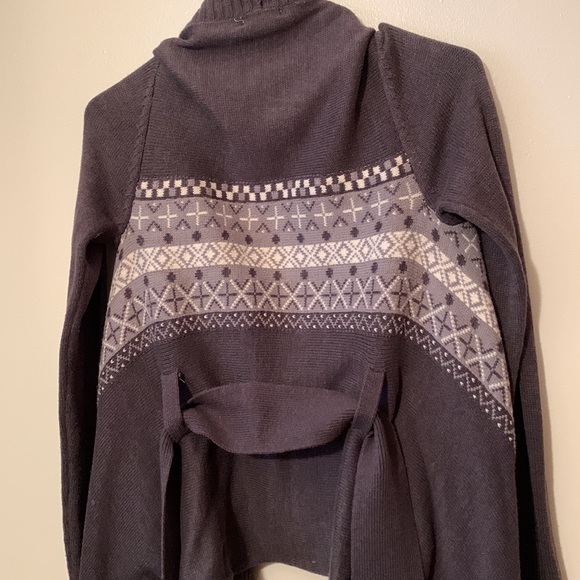 HANG TEN grey handkerchief sweater with design - Picture 4 of 6